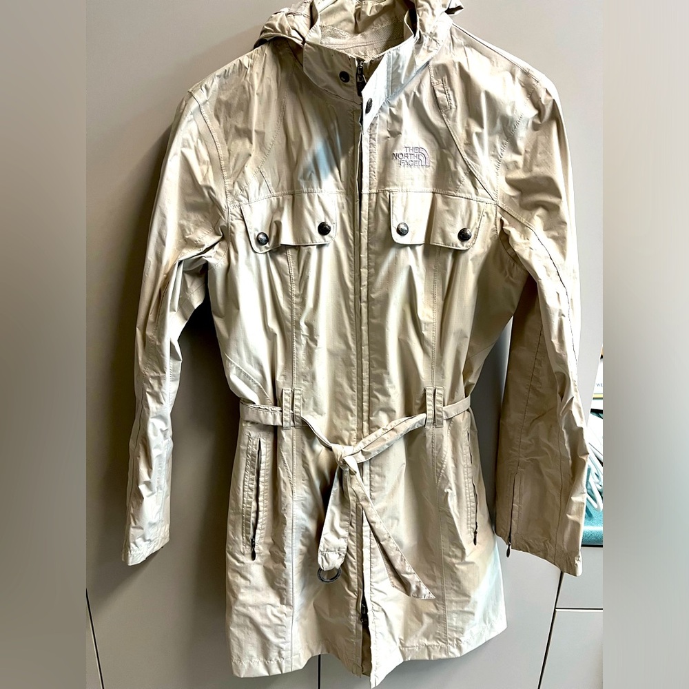 North Face Rain coat with belt and detachable hood. Size S